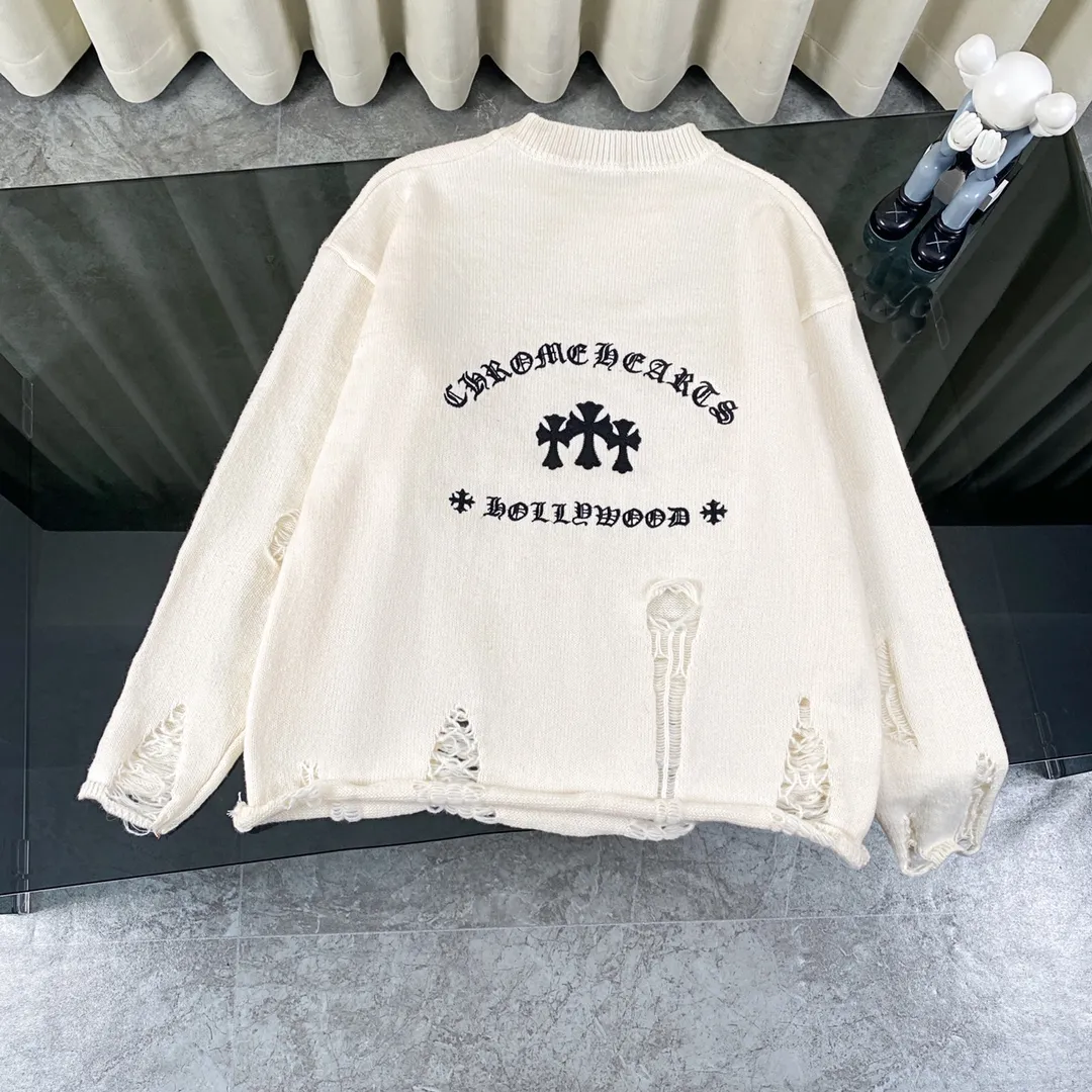P230 High-quality Chrome Hearts CH Chrome Hearts patchwork cross hole knitted sweater pullover. The popular style is the same for men and women. It is matched with black and white. It looks good in real life. The upper body is good-looking. It looks good in daily wear. It is even more photogenic. It’s hard not to buy it. Buy it for me!!! Believe me, no one can refuse such a long Chrome Hearts jacket. The version has been expanded based on the old version. The upper body is loose and stylish, and the hem is expanded to a casual design. Fat people look extremely slim, thin people have limited height and high-end. Ten thousand yuan ZP printing, 1:1 perfect restoration, looks good when worn alone or stacked, can be easily controlled by both men and women. If you care more about quality, you must also respect the price. It is completely different from the thin see-through bottoms and junk products on the market that pill when worn. If the style makes you shine at a glance, then quality is what you should pay more attention to. Compared with price, we focus on quality. Customers who have received my products all know it. ️️️ Sweaters on the market are generally made of bract core yarn. We use modal. The advantages over core-spun yarn are very intuitive: high cost, high price, high density, relatively expensive for developers, and let us make a lot less money. In addition, it is delicate, has no scum on the upper body, resists pilling, and is high-end. We are conscientious sellers and do not use core-spun yarn. Apart from being cheap, core-spun yarn is really useless. It shrinks, pills, hooks, and makes people pierced. He is proficient in everything. It is 2024. Who doesn’t want to look decent when they go out? Quality determines the upper body effect. No matter how bad the quality, the best style is still the temperament of the urban-rural fringe. We only do long-term business. Quality determines character. Take it back and wear it with confidence and wash it. The quality of the pattern will definitely make your eyes shine. We only make the right version of high quality. We make high-end hard goods. Reject junk goods and reject fast food. Conscientious quality and conscientious price. You deserve it!  Color: Black White Gray Red Size: S M L